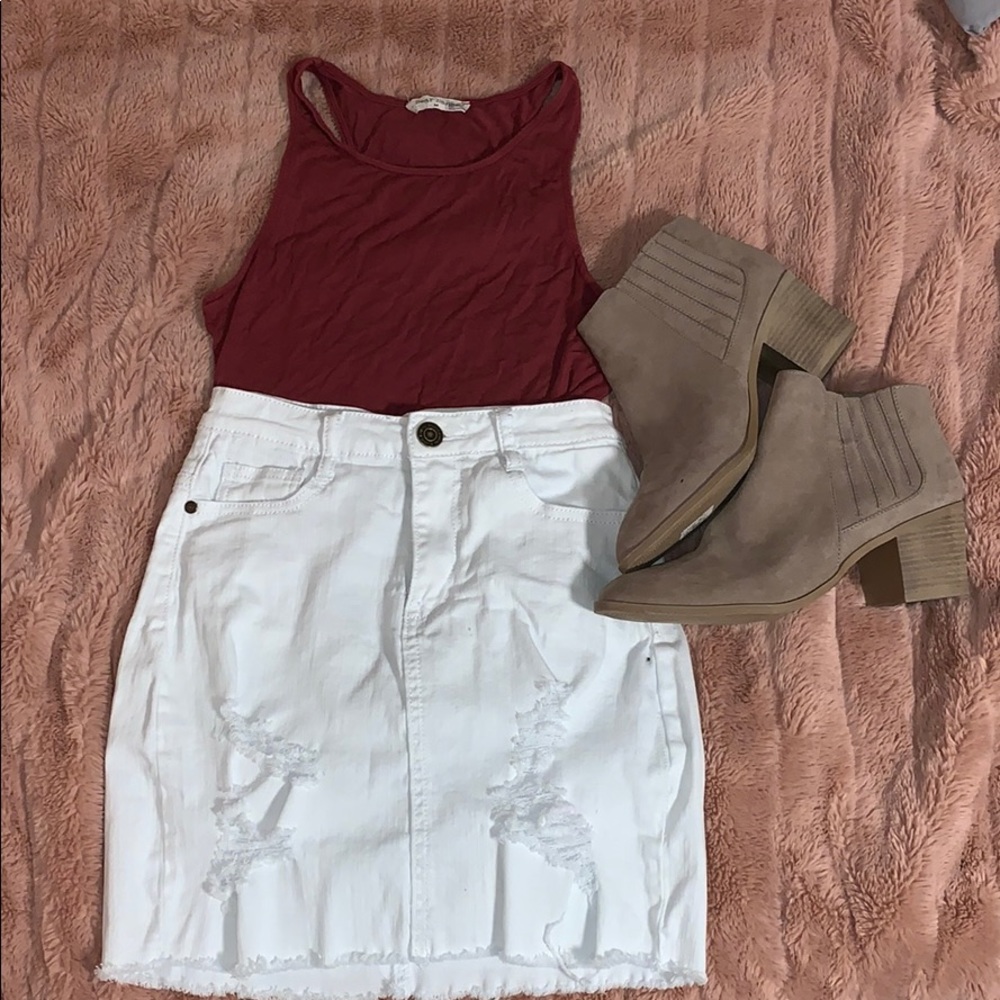 NWOT White distressed denim skirt